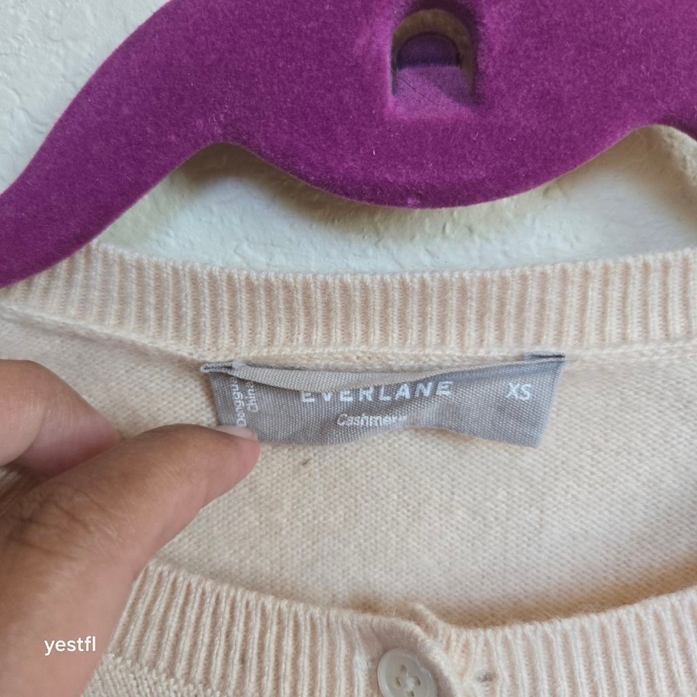 Everlane Cashmere Henley XS cream half button - Picture 4 of 7